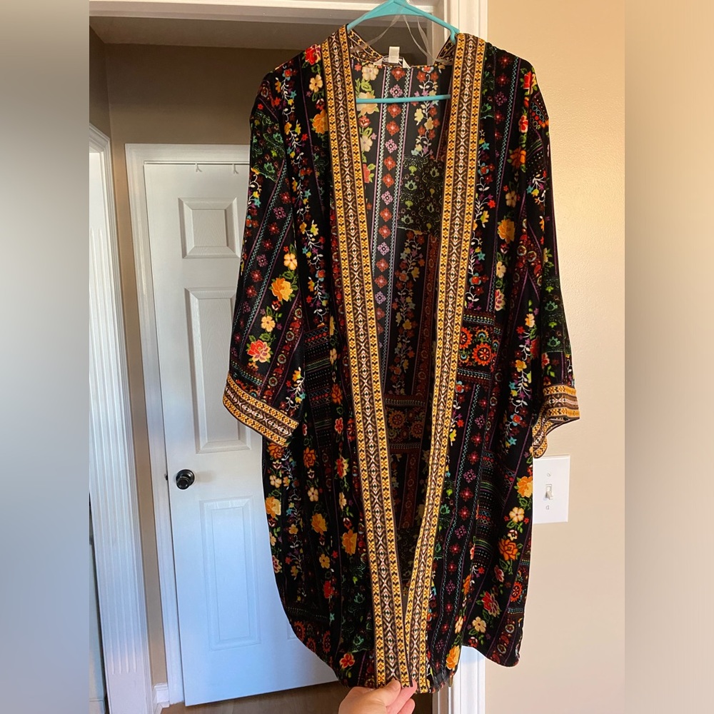 Super comfortable, beautiful, Pioneer Woman cardigan.